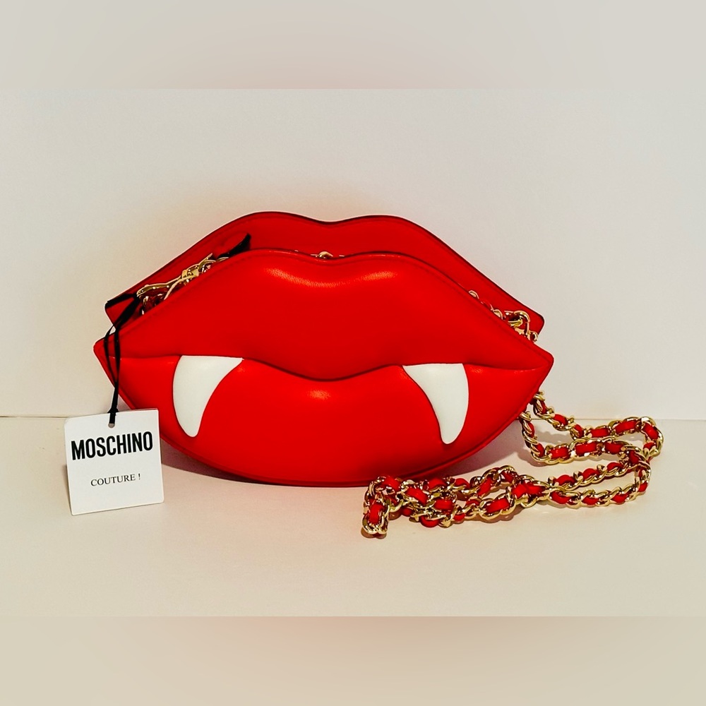 NWT!! MOSCHINO “Trick or Chic” Vampire Fangs/lips bag